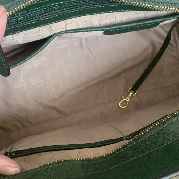 NWT Michael Kors Malachite Green Selma Gold Stud Satchel. - Picture 8 of 14
